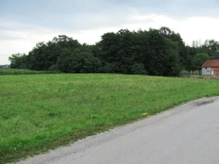 Jakovlje - građevinsko zemljište 6107 m2 - 189.000,00 €